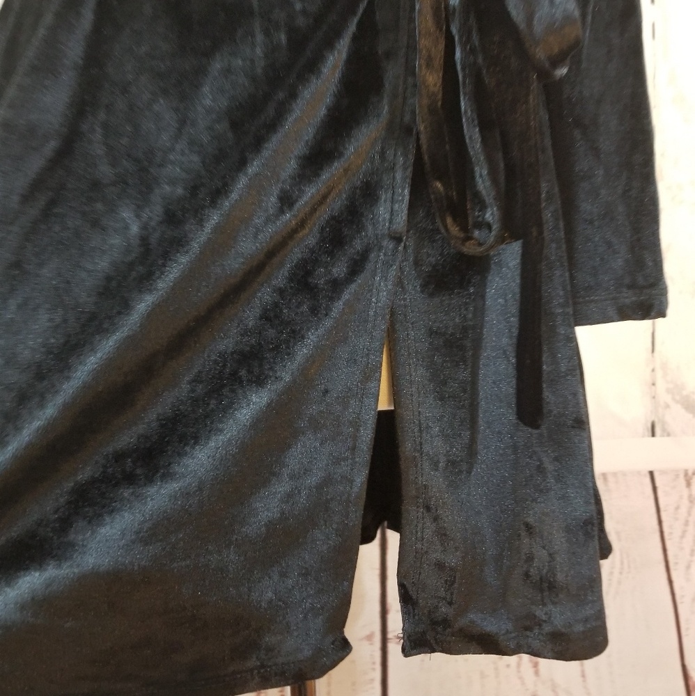 KALANI HILLIKER for Alyce One-Shoulder Velvet Dres - Picture 5 of 7